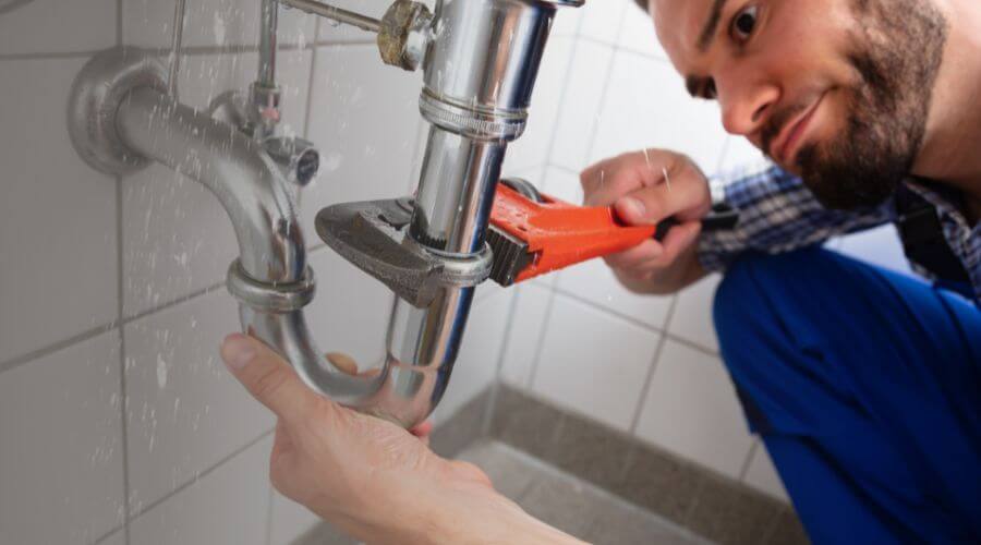 Professional clogged toilet repair services in Reeds Spring, MO